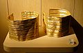 Bracelets en or (lieu-dit La Butte, Sainte-Colombe-sur-Seine, Côte-d'Or), VIe-Ve siècle av. J.-C., parure faisant partie des éléments provenant d'une tombe à char féminine.