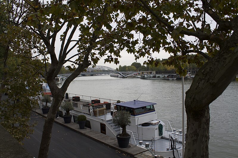 File:Seine River in Paris (363).jpg