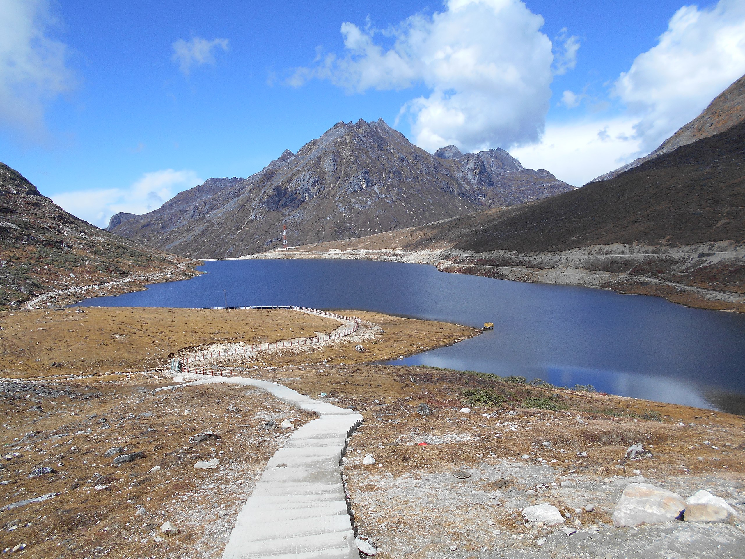 File:Sela Lake.jpg - Wikimedia Commons