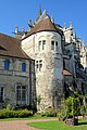 La tour no 4 ou « tour des Anges » et vestiges de l'enceinte gallo-romaine dans l'ancien évêché.