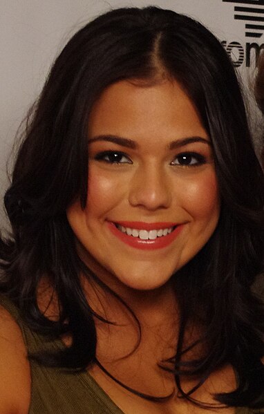 File:Shaina Sandoval at her first premiere (cropped).jpg