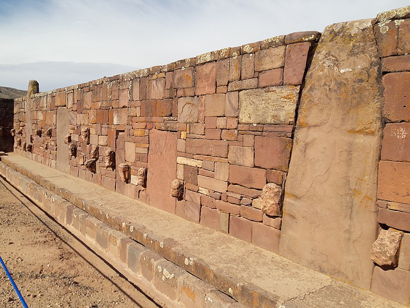 File:Sitio arqueológico Ruinas de Tiahuanacu5.jpg