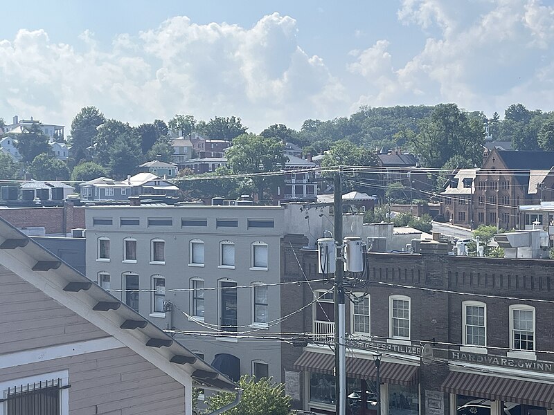 File:Skyline in Staunton, VA.jpg