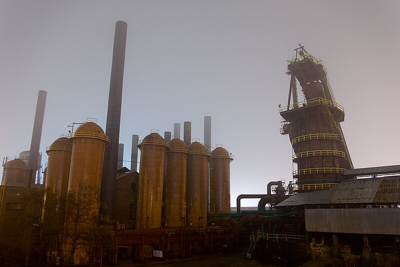 File:Sloss Furnace, night fog.jpg