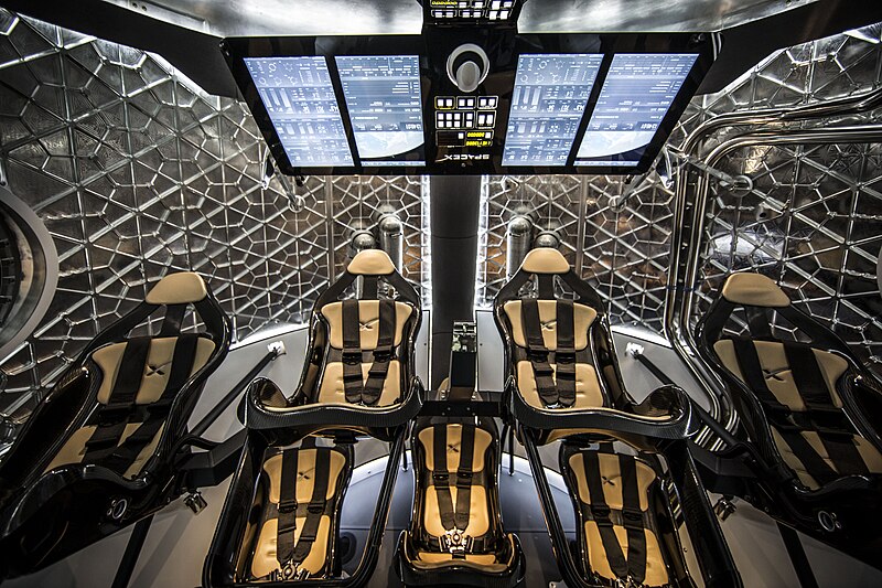 800px-SpaceX_Dragon_v2_%28Crew%29_interior_%2816763231836%29.jpg?20150322083337