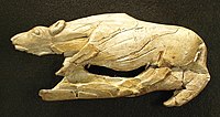 Iena strisciante, c.  12-17.000 BP, avorio di mammut, trovato a La Madeleine, Francia