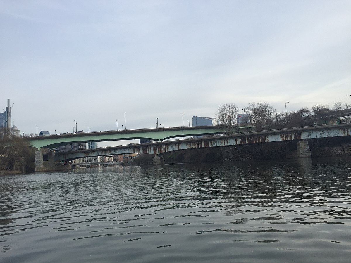 West river. Мост Уэст-Милл через реку Коул. Драйв рек. Скулкилл (река). Philadelphia Schuylkill River.