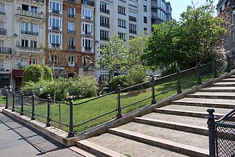 Partie latérale gauche du square, désormais dénommée square Yves-Coppens.