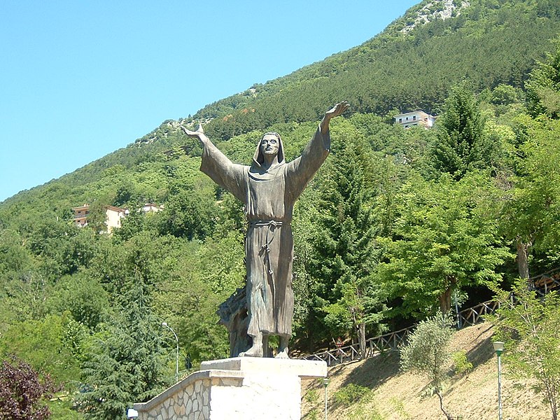 File:Statua Poggio Bustone Isa.jpg