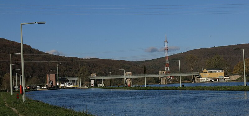 File:Staustufe Harrbach Oktober 2013.jpg