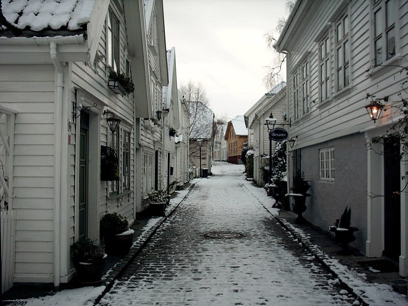 File:Stavanger old town - panoramio.jpg