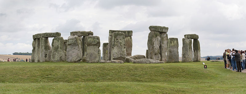 File:Stonehenge from north, August 2010.jpg