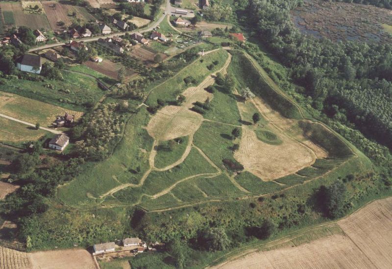 File:Szabolcs-Earthwork.jpg