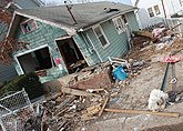 Casa destruída pela passagem do furacão em Staten Island