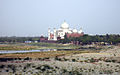 Le Taj Mahal vu du fort d'Agra