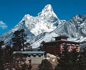 Arkasında Ama Dablam ile Tengboche