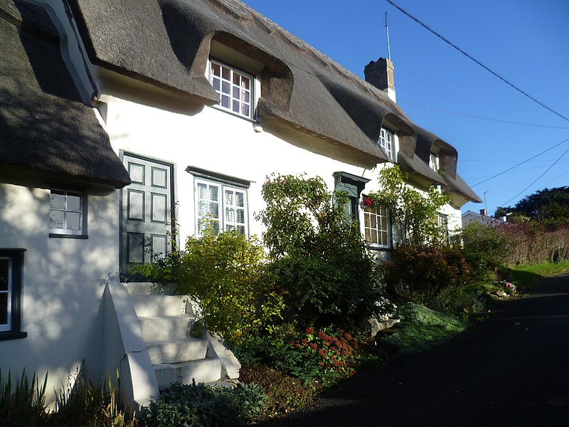 File:Thatched cottage in Elsworth - geograph.org.uk - 3750241.jpg