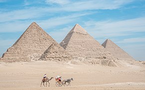 The Great pyramids of Giza.jpg