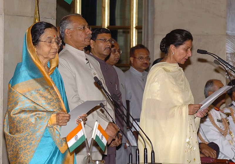 File:The President, Smt. Pratibha Devisingh Patil administering the oath as Minister of State to Smt. Preneet Kaur, at a Swearing-in Ceremony, at Rashtrapati Bhavan, in New Delhi on May 28, 2009.jpg