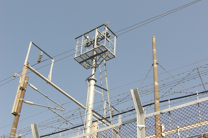 File:Tokaido Shinkanse anemometer in Gakunan, Fuji.jpg