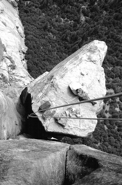 File:Tom Frost - El Cap spire - 1961.jpg