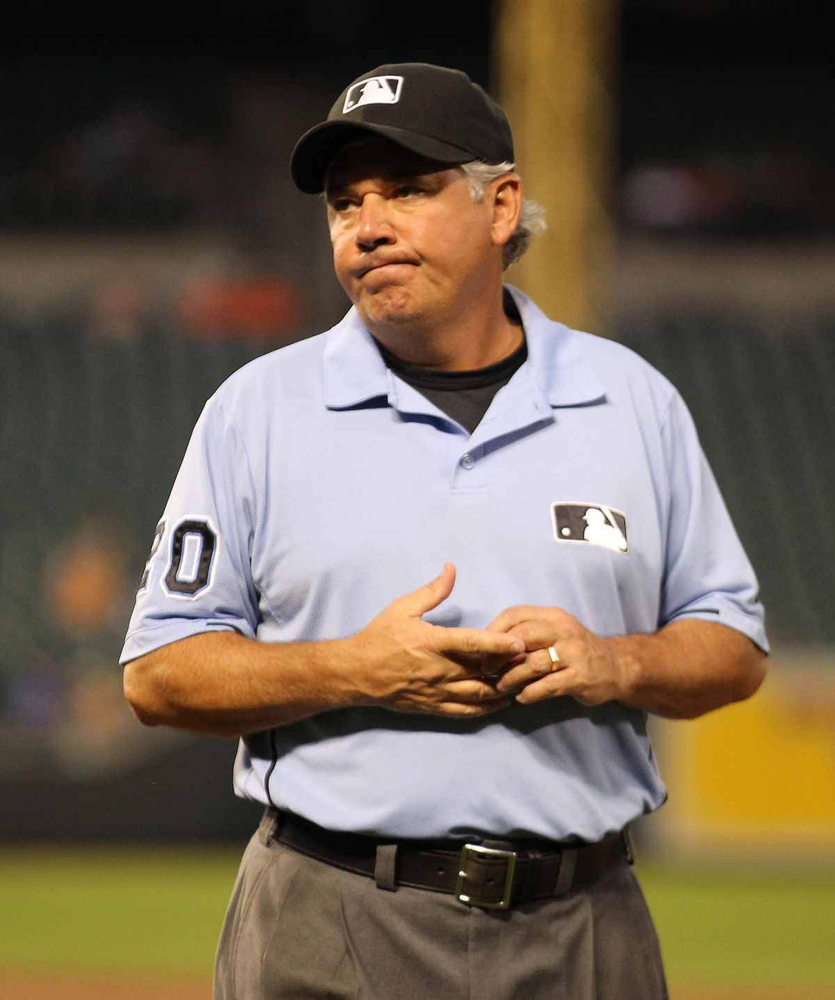 Umpire (baseball) - Wikipedia