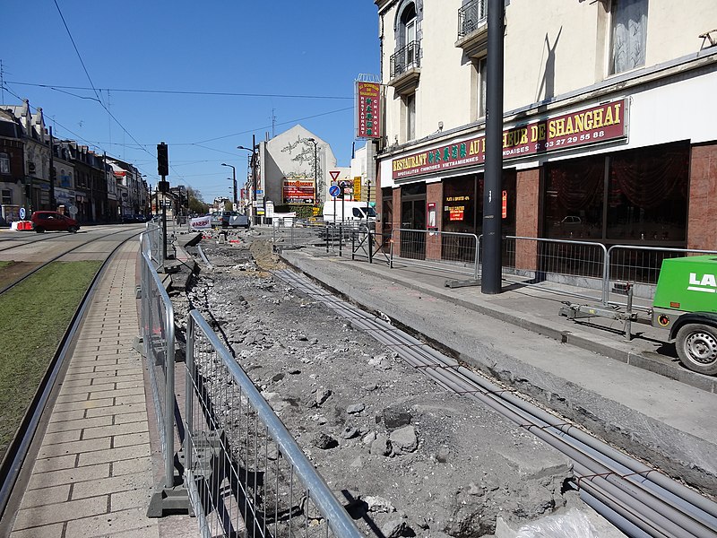 File:Travaux de la branche vers Vieux-Condé de la ligne B du tramway de Valenciennes en avril 2013 (005).JPG