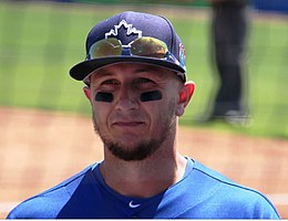 Troy Tulowitzki mergând la dugout (25949857051) .jpg