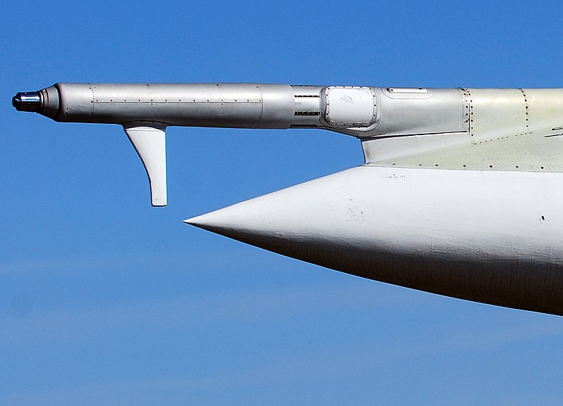 File:Tupolev Tu-22M1 refuelling probe.jpg