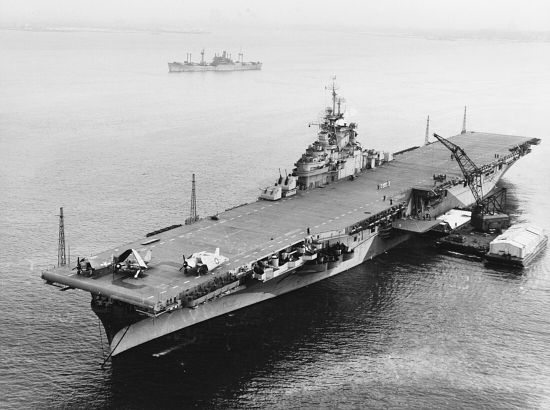 File:USS Bon Homme Richard (CV-31) anchored in New York harbor on 9 January 1945.jpg