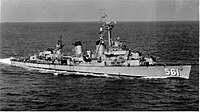 USS Prichett (DD-561) в ход в морето, около 1957.jpg