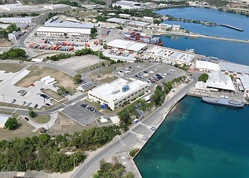 US Navy 100506-N-8241M-191 An aerial view of Bulkeley Hall at Naval Station Guantanamo Bay, Cuba. Bulkeley Hall is the naval station headquarters and administration building.jpg
