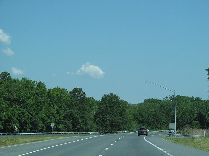 File:US Route 13 - Maryland (8134553206).jpg