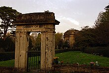 Part of the cemetery Uk england bristol arnosvale.jpg