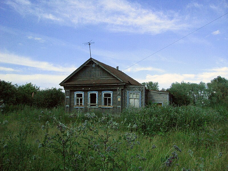 File:Uninhabited house - panoramio.jpg