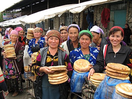 Bread sellers in Urgut