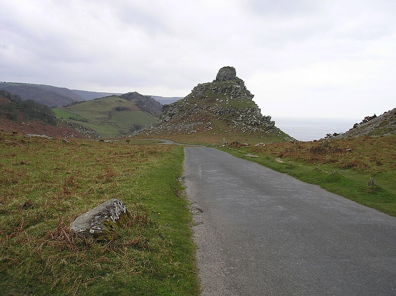 File:Valley of the rocks, Exmoor, 16 March 2012.jpg
