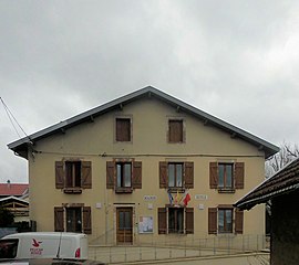 Das Rathaus und die Schule in Vallois