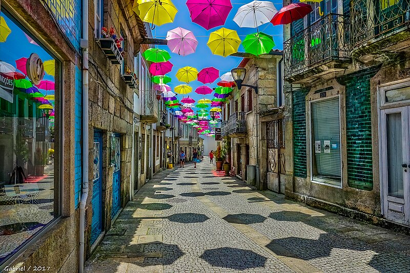 File:Vilanova de Cerveira - Portugal (34969613084).jpg