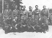 Петар Драпшин (чучи у средини) са руководством Шестог славонског корпуса, 1943. године