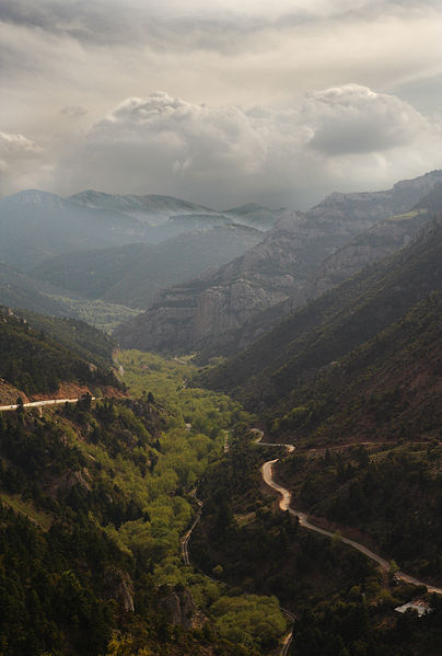 File:Vouraikos-Gorge Peloponnese.jpg