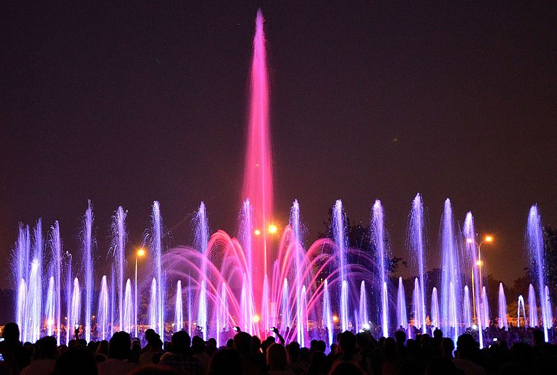 File:Warsaw Multimedia Fountain Park 1.JPG