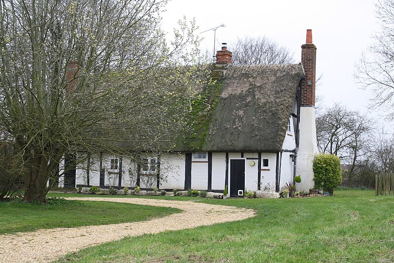 File:'Three Chimneys', Jacksons Lane - geograph.org.uk - 3906949.jpg