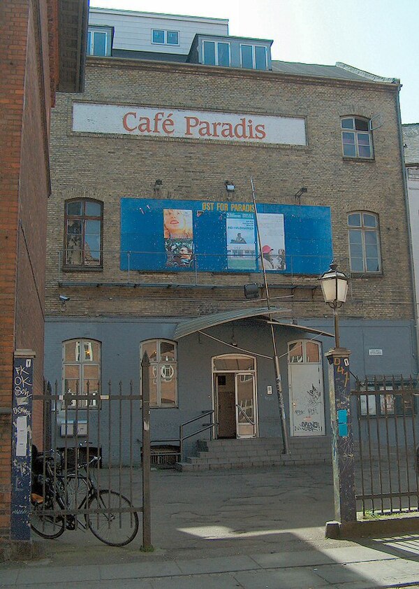 Øst for Paradis