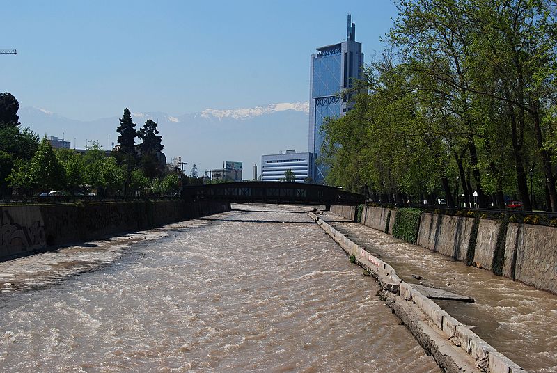 File:Řeka Río Mapocho v Santiagu - panoramio.jpg