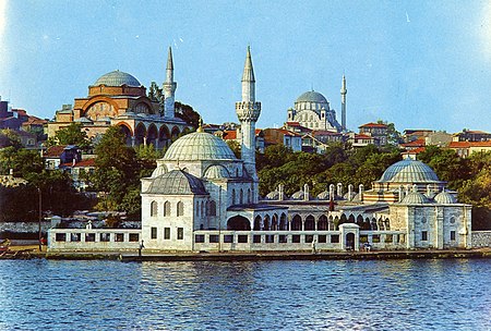 Şemsi Paşa Complex, Üsküdar, Istanbul (16034805140).jpg