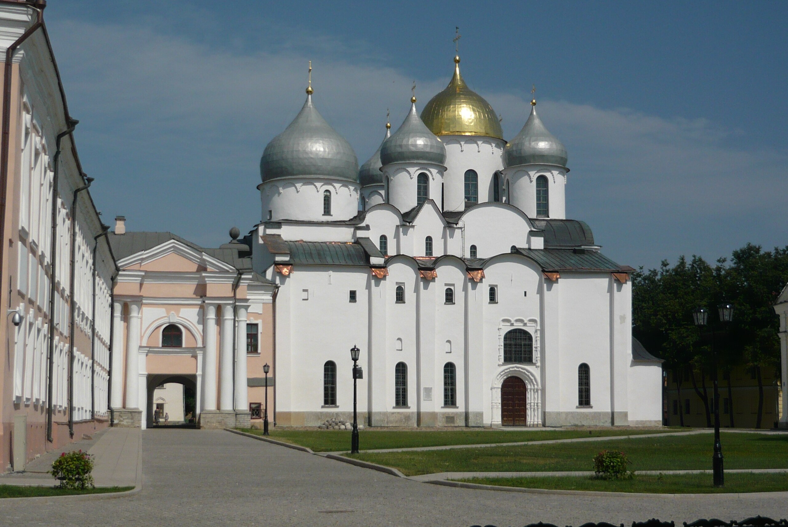 Великий сторона. Софийский собор Великий Новгород. Памятник Софийский собор в Новгороде. Господин Великий Новгород Софийский собор. Новгородский Кремль София Новгородская.