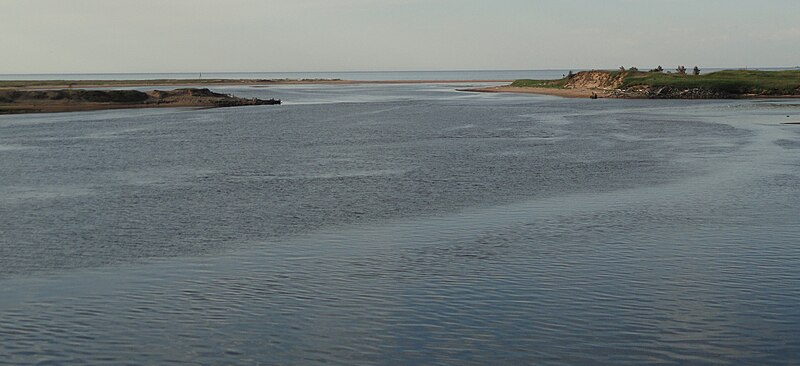 File:Река Солза в месте впадения в Двинское устье Белого моря.jpg