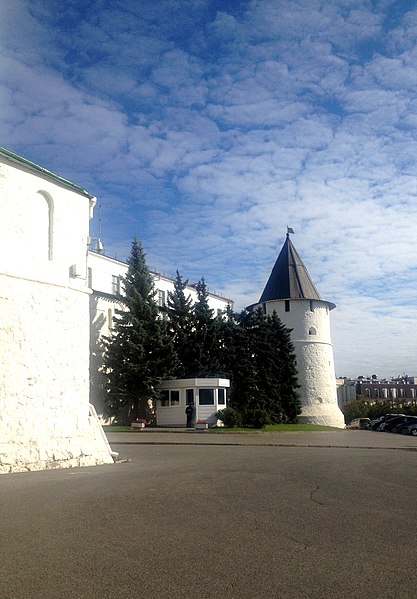 File:Юго-Восточная круглая башня Казанского кремля (г. Казань, Кремль) - 1.JPG