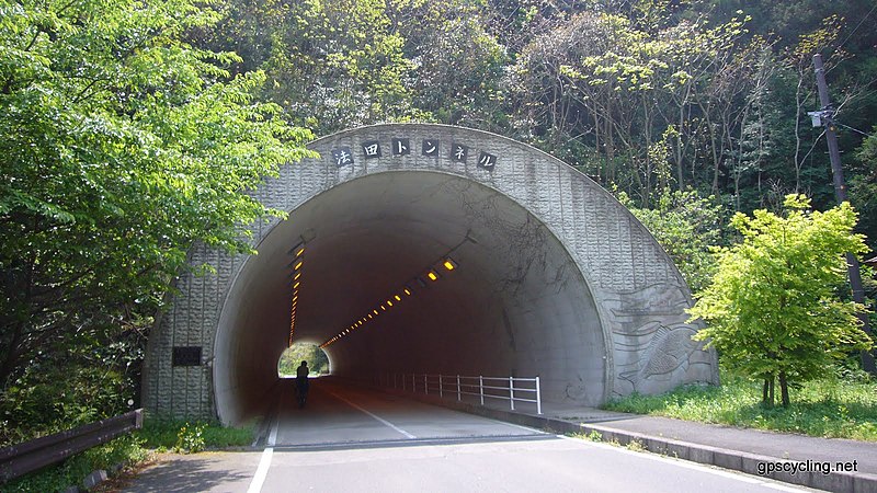 File:法田トンネル - panoramio.jpg